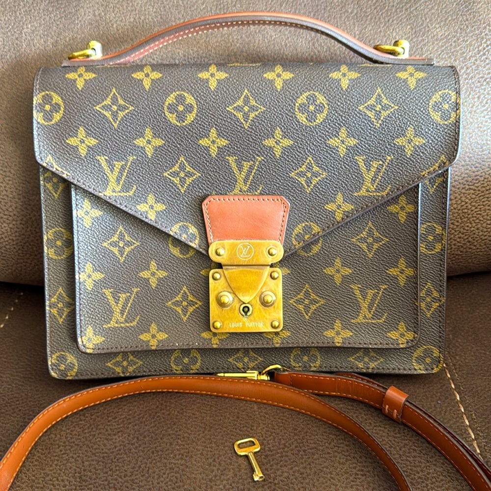 Louis Vuitton Monceau 26
